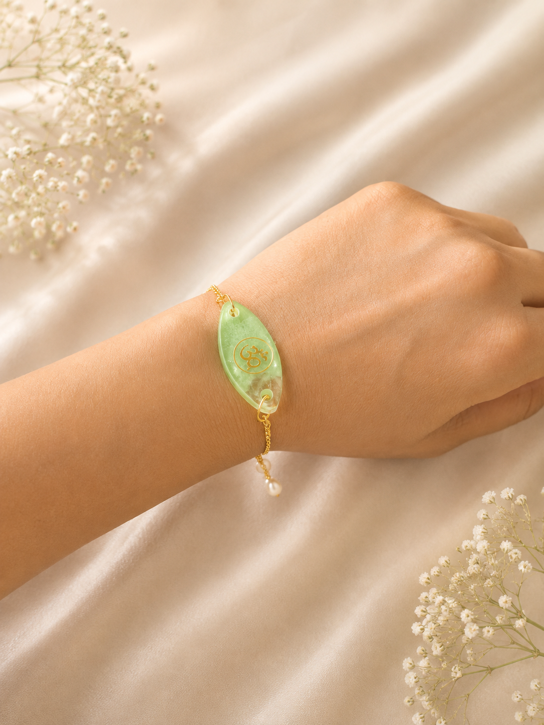 Elegant Green Om Resin Bracelet with Gold Detailing